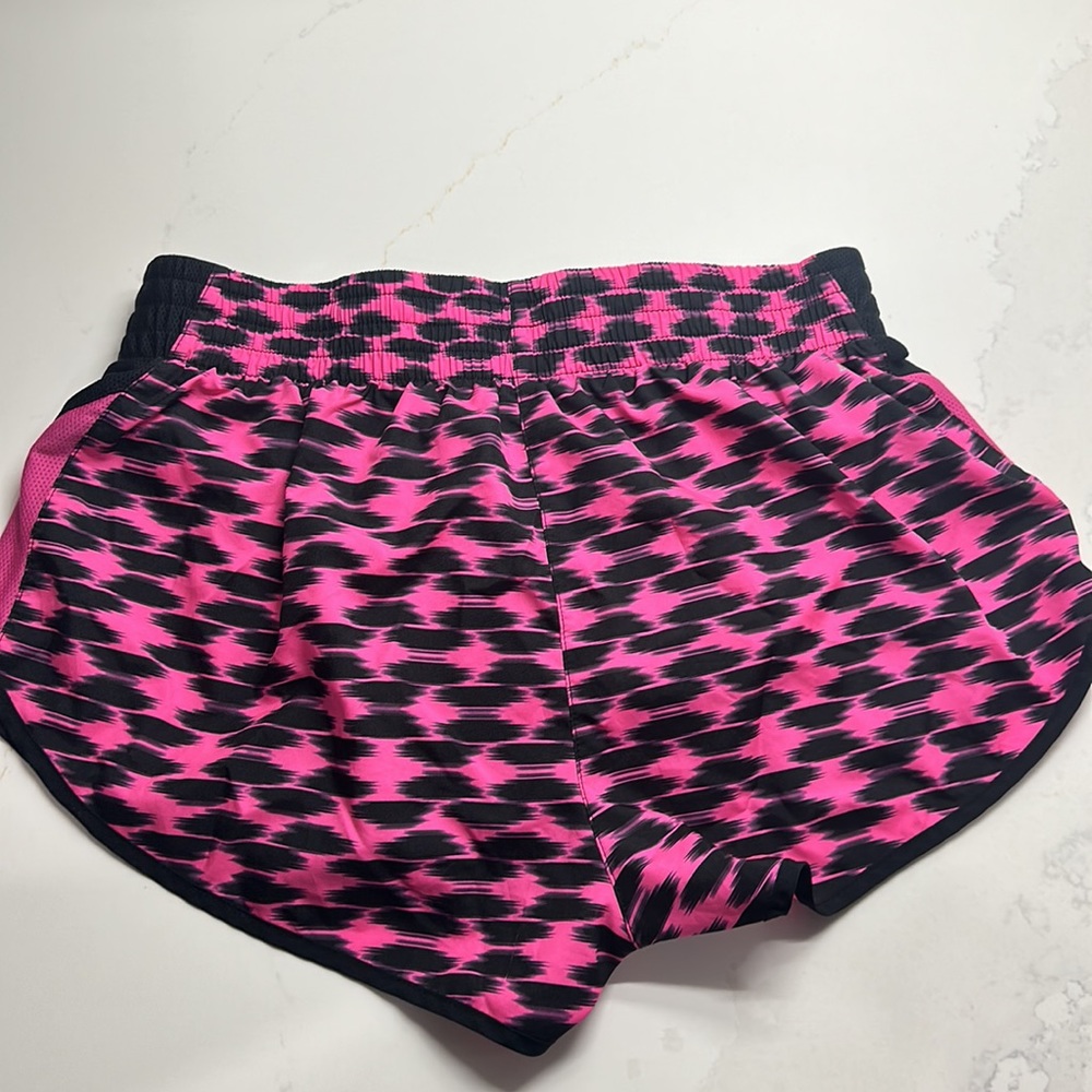 Nike women's shorts Size: Medium - Picture 2 of 3